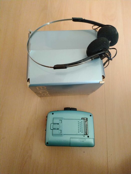 Walkmen ELTA z radiem i słuchawkami jak nówka + gratis