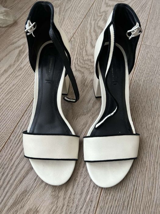 Белые туфли - босоножки Alexander Wang. Свадебные туфли невесты.