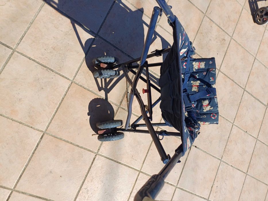 Child stroller with cane-style handle64739915171971122