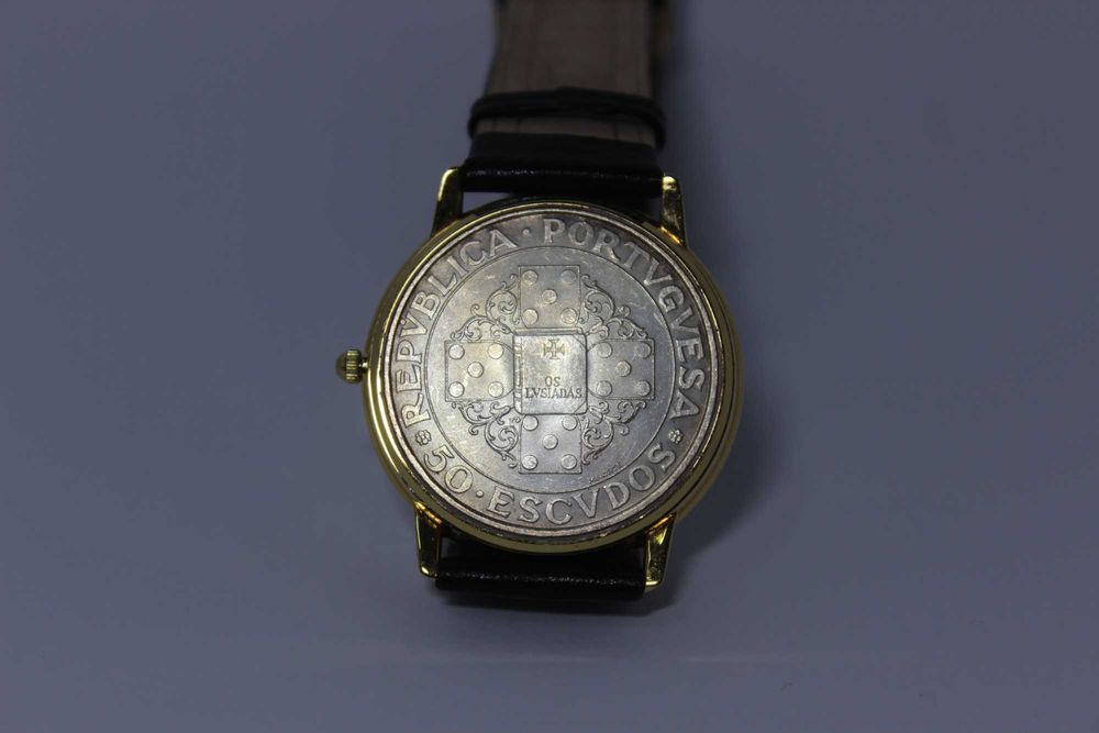 Relógio personalizado com moeda de prata