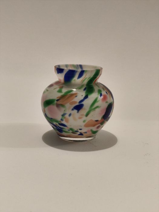 Pequena jarra de vidro opalino multicolorido