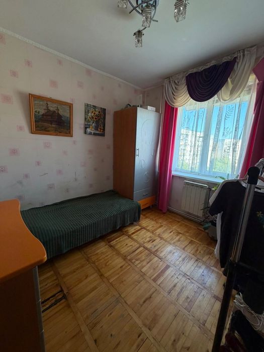 Продаж 4-х кімнатної квартири