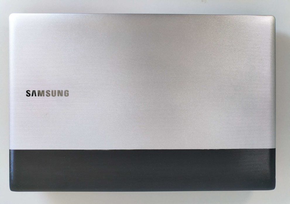 Samsung RV518\i5-2520\nVidia GT 520M\DDR-4Gb\Win11\SilverBlack