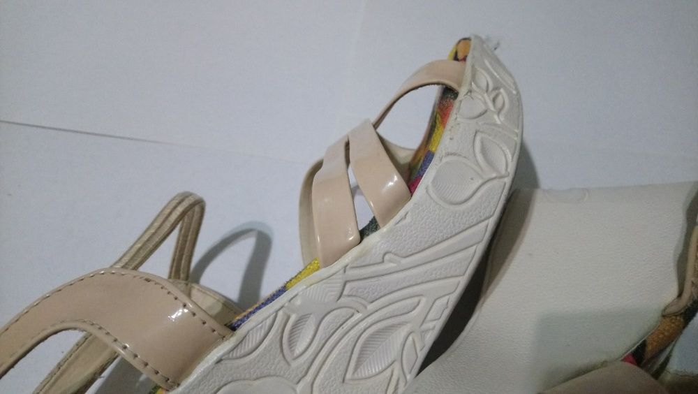 Босоніжки на танкетці мюлі сабо 38.5 39 40 туфлі