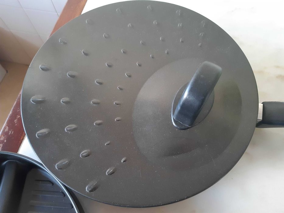 Conjunto 2 Frigideiras completamente NOVAS + tampa anti salpicos