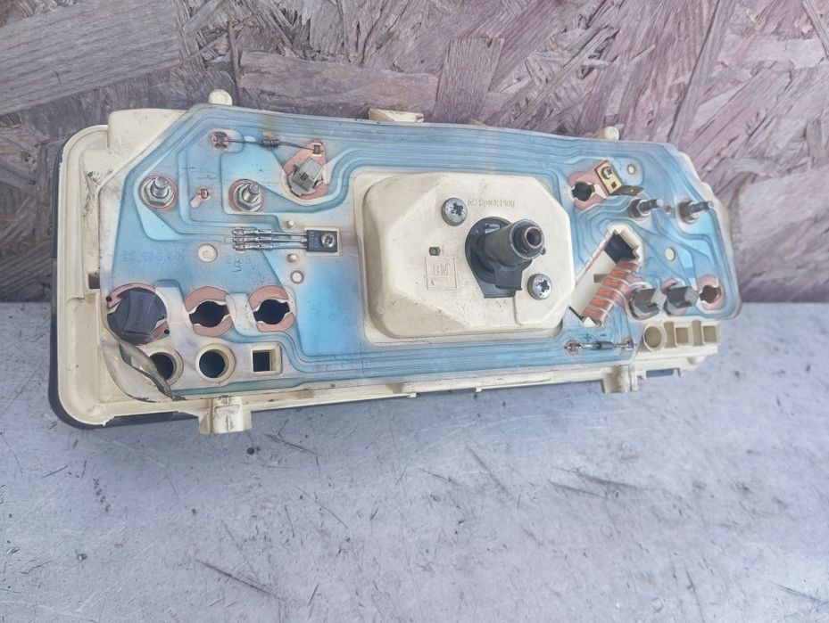 Щиток приборів Опель Кадет/ Аскона приладова панель щиток приборів