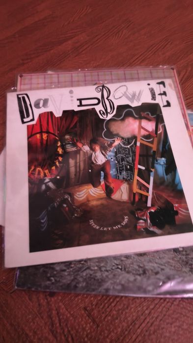 Jethro Tull best of 
Ten years After 
The Who
David Bowie 

Capas e di