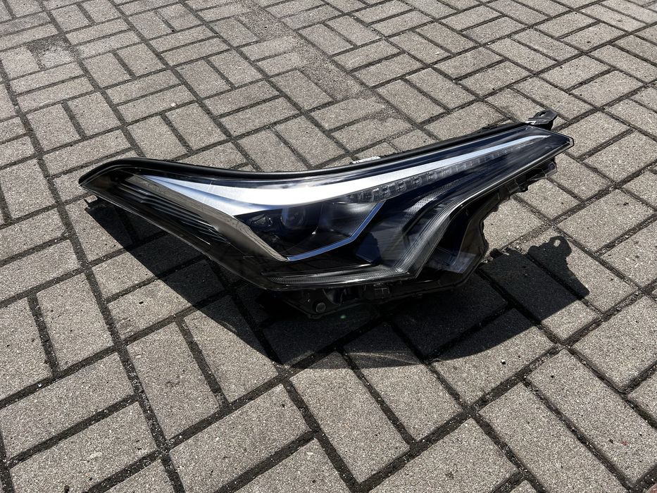Toyota chr full led lampa prawa nowa