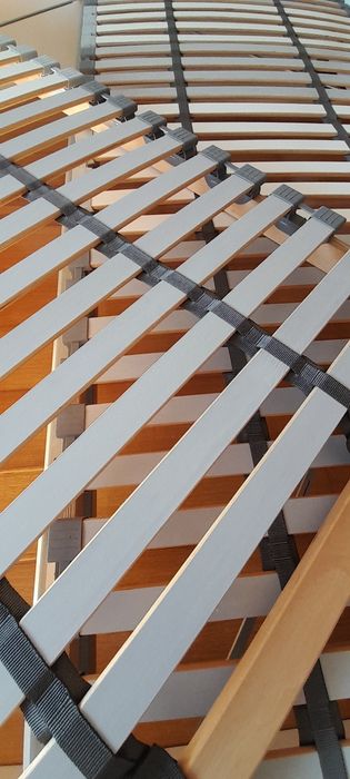 Estrado IKEA para cama de casal 160x200