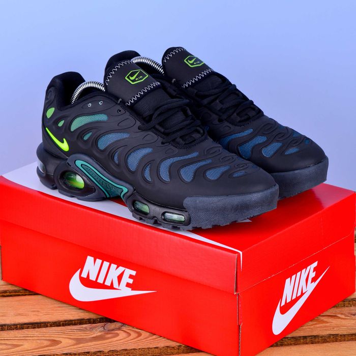 (1977) Кросівки Nike Air Max TN Plus Drift чорні з зеленим (41-46) найк найки