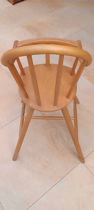Cadeira de mesa para criança