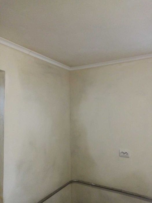 выравнивание стен потолка  шпаклевка  поклейка обои  откосы