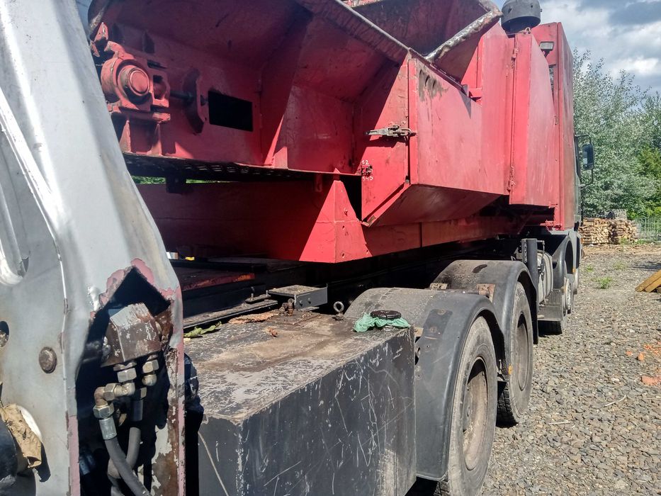 Rębak Biber na podwoziu Mercedes Actros 4143