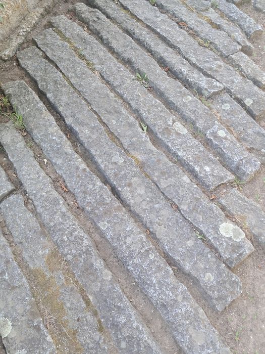 Esteios em granito
