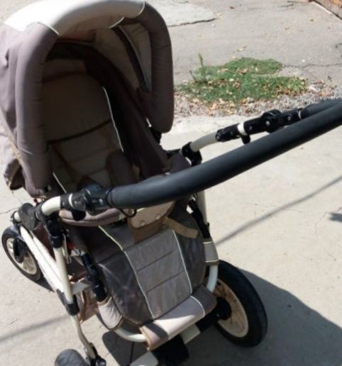 Продам  коляску  ( Cosmos  Adamex)