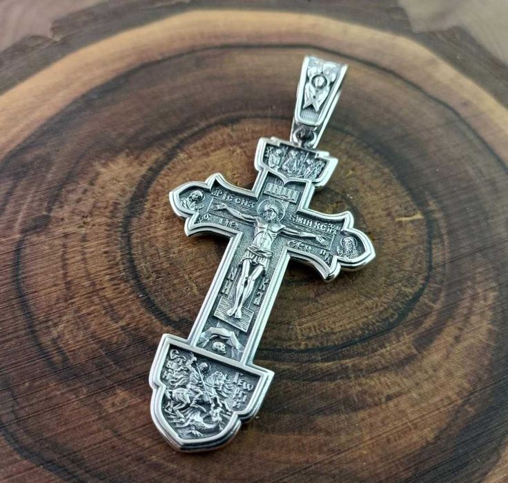 Серебряный крестик Александра Усика. Срібний хрестик чоловічий
