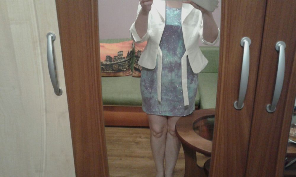 Śliczna suknia na imprezy -rozciągliwa - brokat.