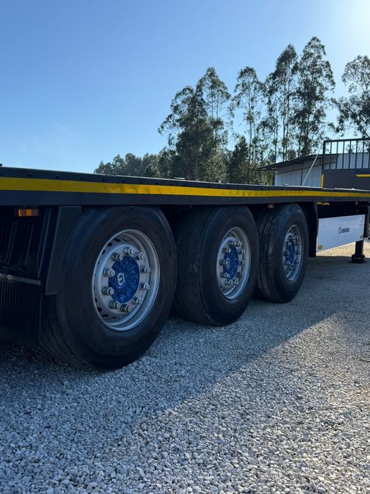 Semi-reboque porta-contentores Krone