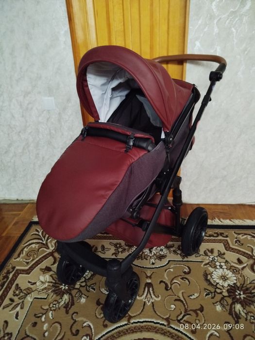 Продам коляску 2 в 1в идеальном состоянии