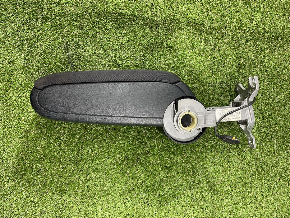 Підлокітник Audi A6C5 під телефон 4BO864245