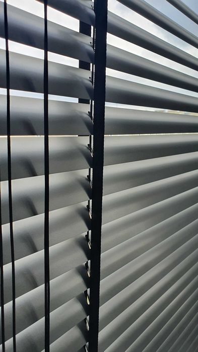 Żaluzje ALUMINIOWE Drewniane BAMBUSOWE 35mm 50mm Na Wymiar - Montaż