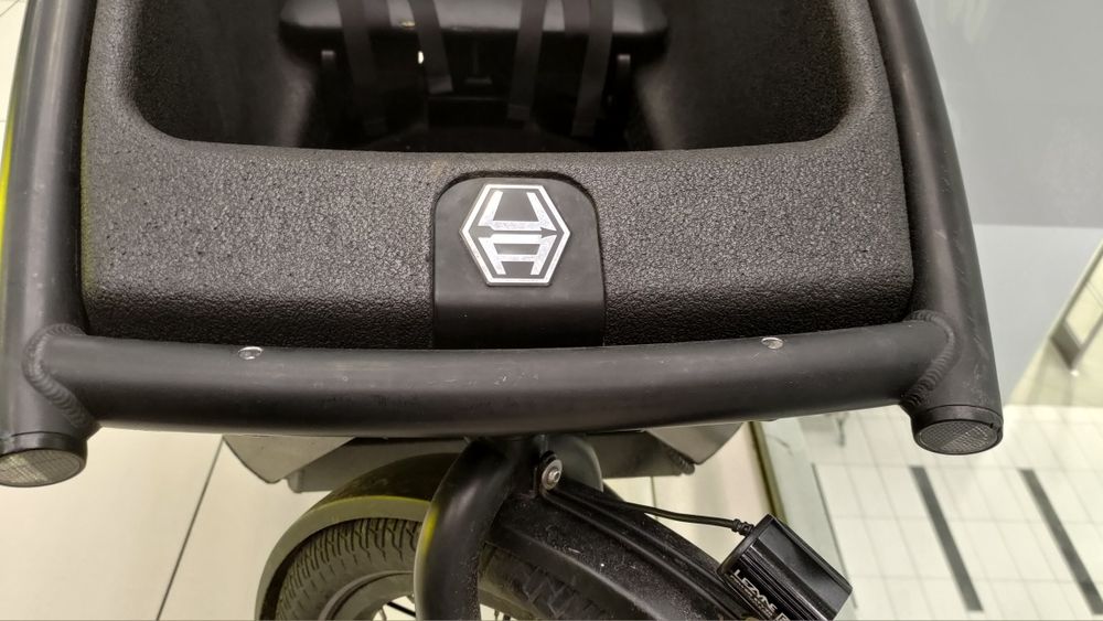 Rower cargo Urban Arrow Family Smart System | pasek Gates