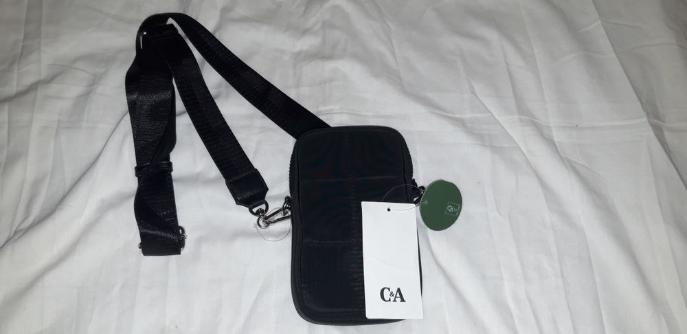 Bolsa tiracolo masculina nova C&A .
