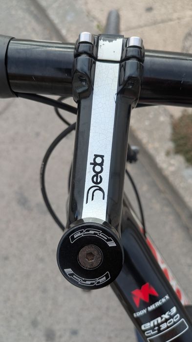 Bicicleta de estrada Eddy Merkkx em carbono