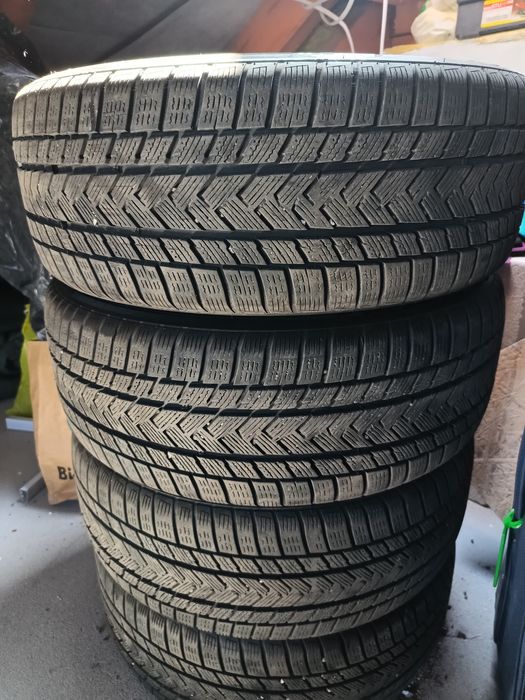 Opony zimowe 215/50/18