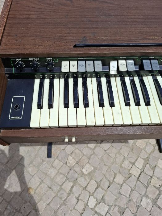 Vendo Piano elétrico