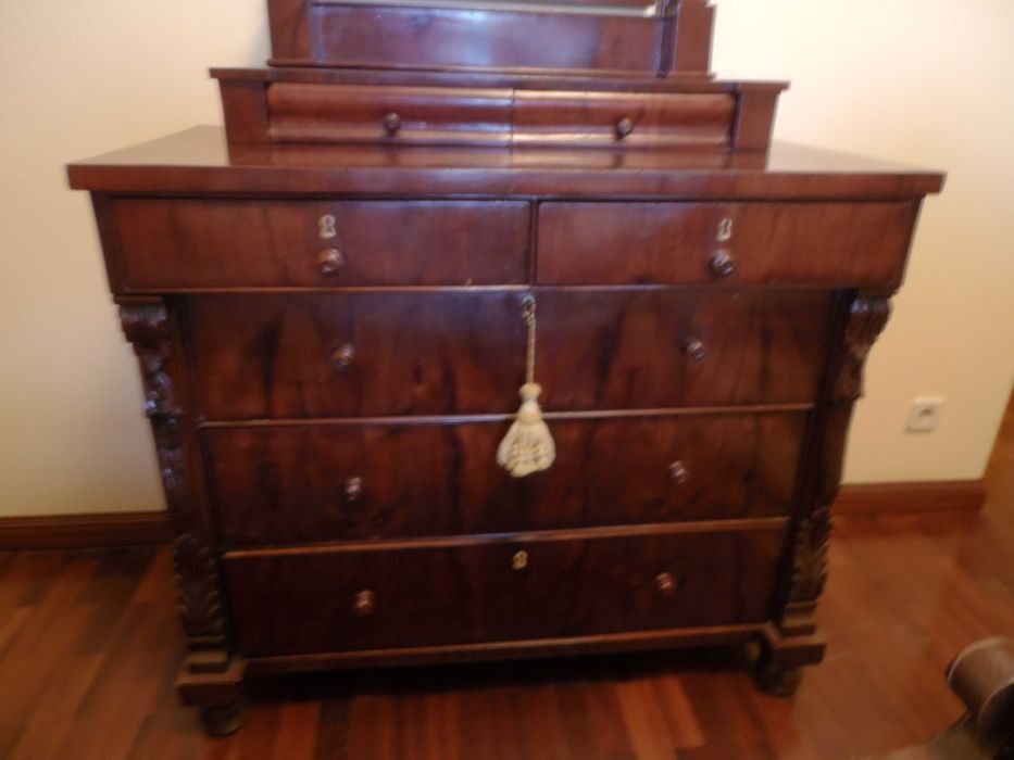 Cómoda com alçado toucador