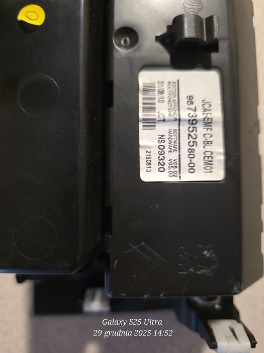 Citroen C4. Panel, ekran, radio