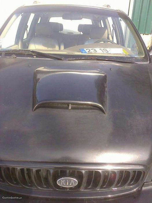 Caixa de velocidades E outras peças de duas KIA CARNAVAL completas