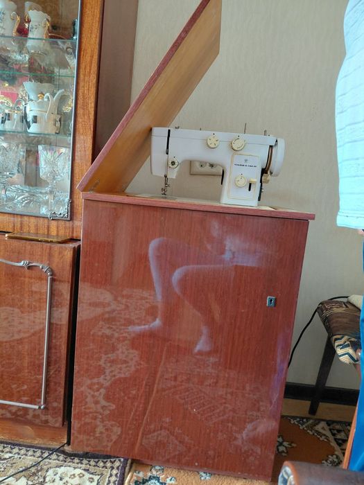 швейна машина чайка ножная и электрическая робочая