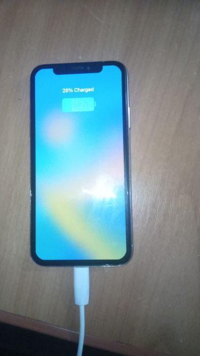 iPhone x . Два телефони за 2000