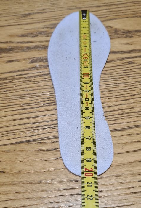 Wrotki Oxelo dla dziewczynki. Rozmiar 32. Długość wkładki 20cm.