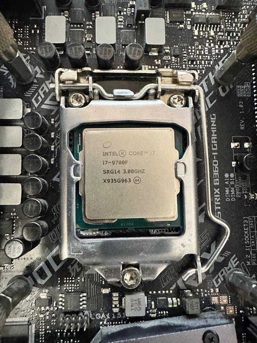 CPU Intel Core i7 9700F CPU Процессор Intel Core i7-9700F 3.0GHz/8GT/s/12MB