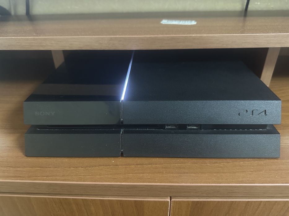 Sony playstation 4 500gb в чудовому стані