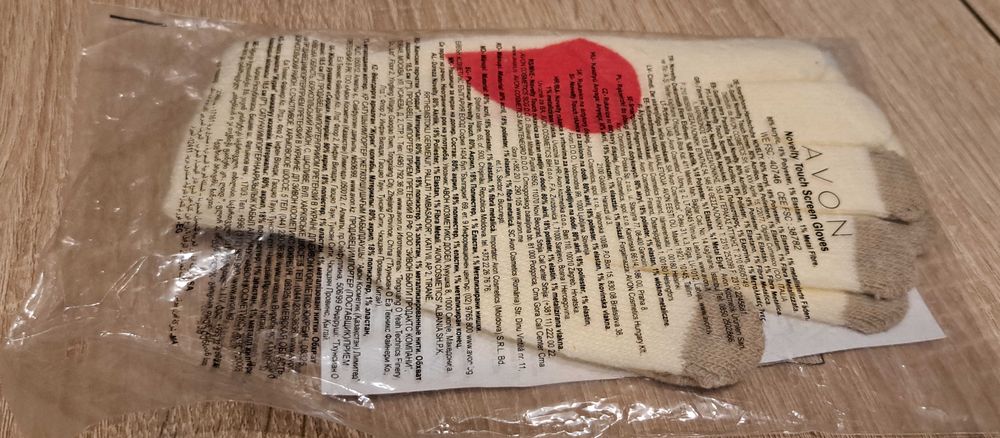 Rękawiczki do obsługi ekranów dotykowych z czerwonym sercem