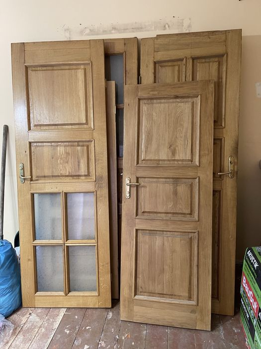 Продам б/у двері із коробками
