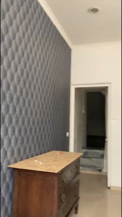 Atelier com kichenette e wc com poliban no centro de Alenquer