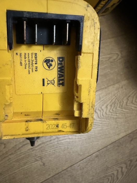 Шуруповерт Dewalt DCD778