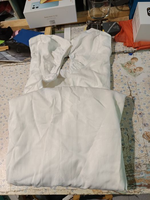 Vendo vestido branco para mulheres bom de estado