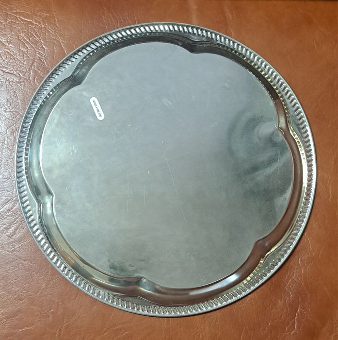 Bandeja em aço inox.
