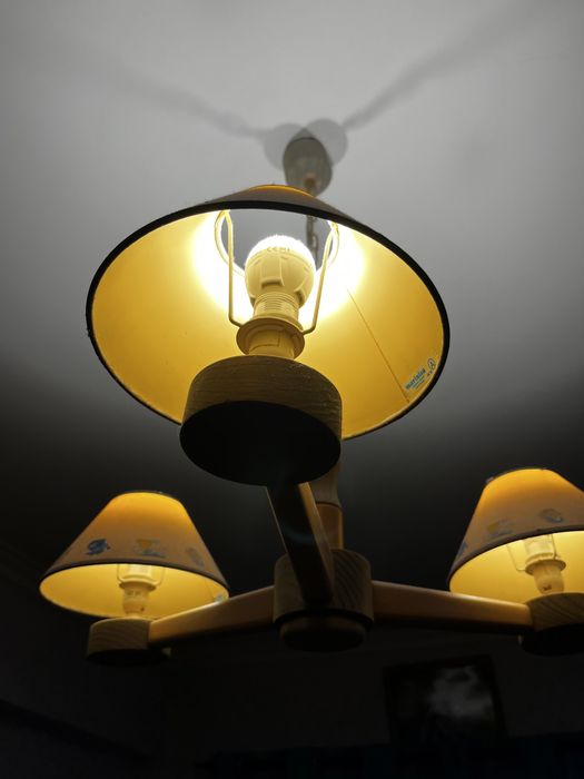 Candeeiro para quarto de criança