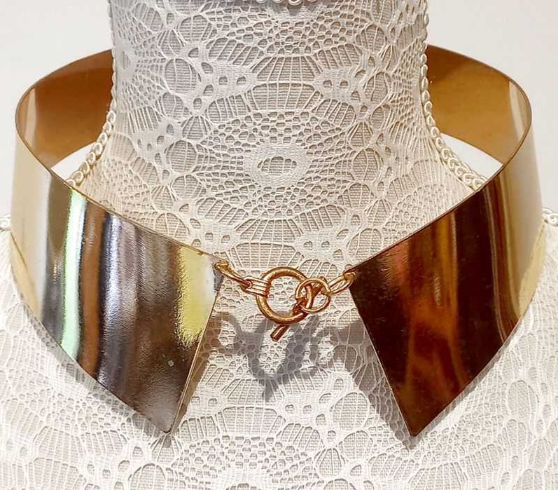 Kołnierzyk ozdobny, naszyjnik - choker, kolia  w złotym kolorze.