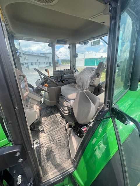 Ciągnik John Deere 6135 M
