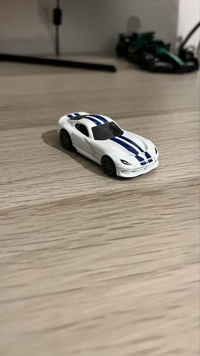 hot whells do  2013 SRT Viper