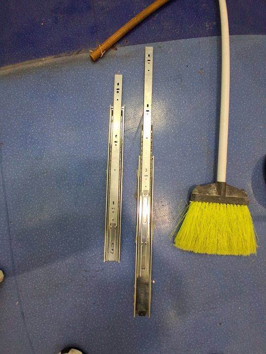 2 poleias  corrediças para 40kg de  peso gaveta