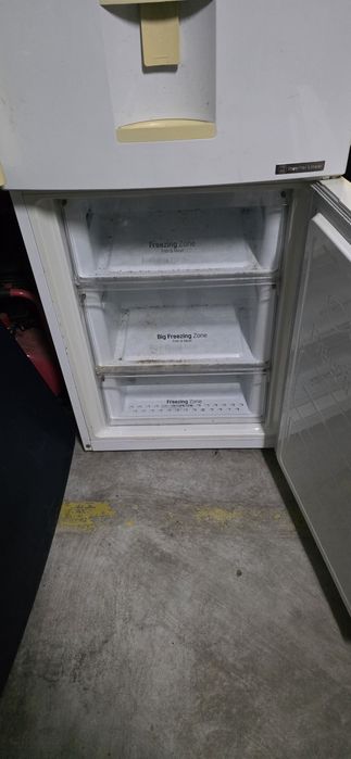 Vendo frigorífico com dispensador de água